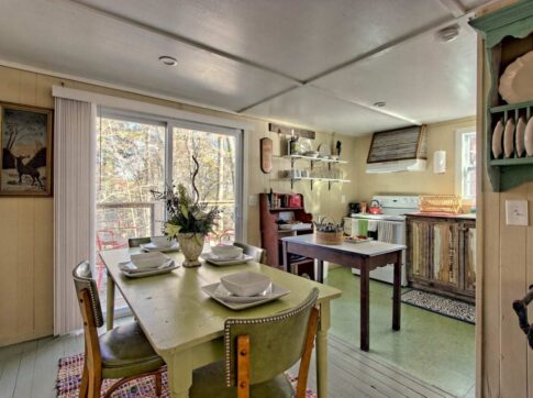 Fish Camp Cottage kitchen and dining area