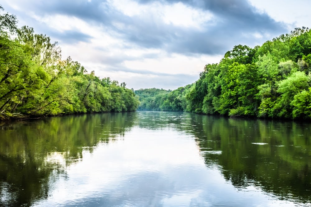kayaking on chattahoochee river